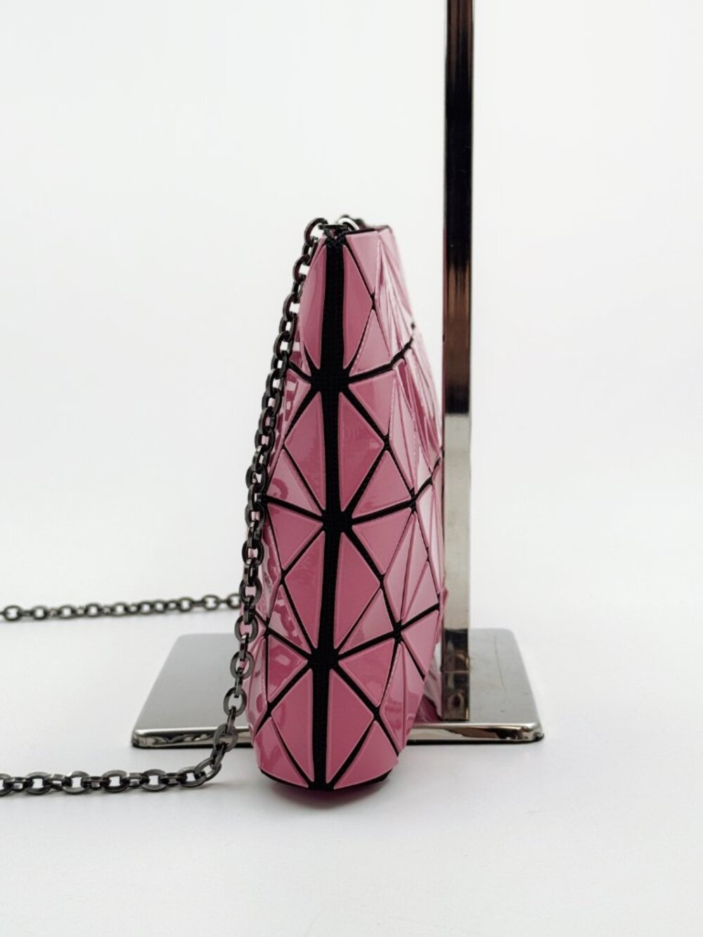 BAO BAO ISSEY MIYAKE Pink Geometric Chain Shoulder Clutch Bag - Picture 4 of 14